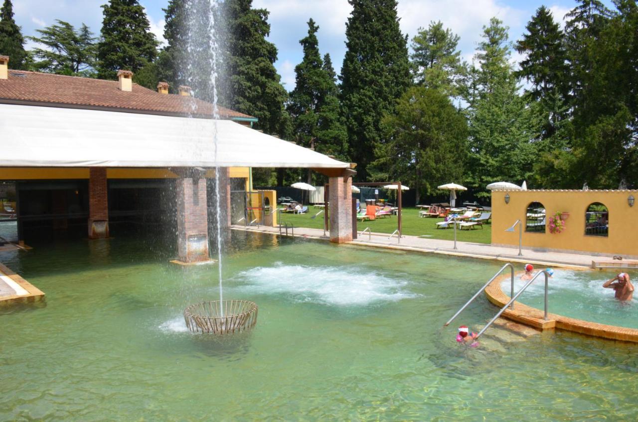 Parco Termale Di Villa Dei Cedri Lazise Dış mekan fotoğraf